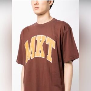 Market Logo tee new in poly xxl